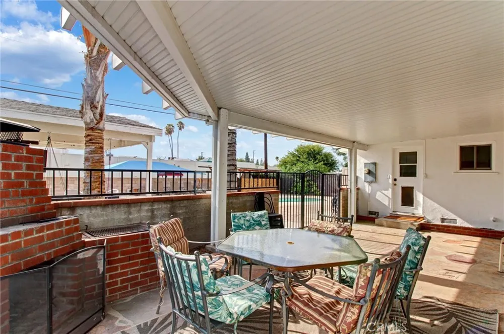1247 Devon Redlands, CA 92374