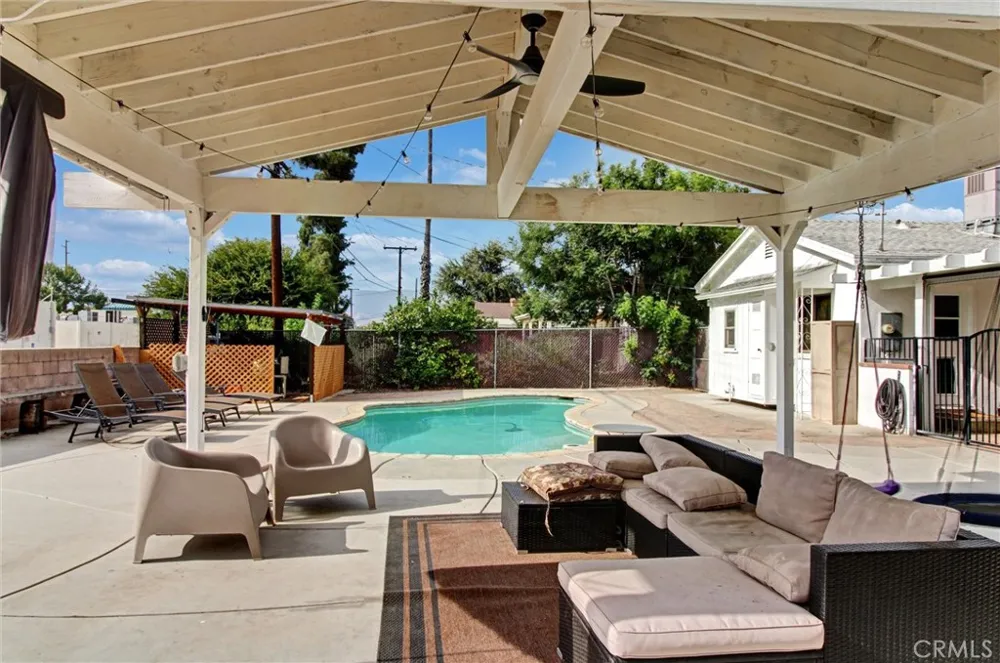 1247 Devon Redlands, CA 92374