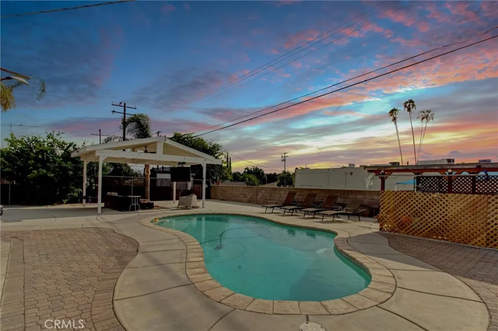 1247 Devon Redlands, CA 92374