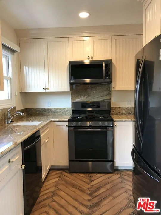 6621 Nagle Avenue Valley Glen, CA 91401