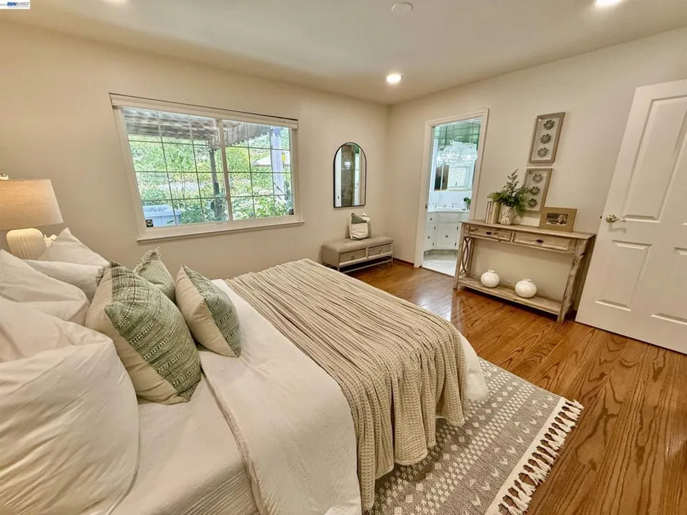 516 Moraga Way Orinda, CA 94563