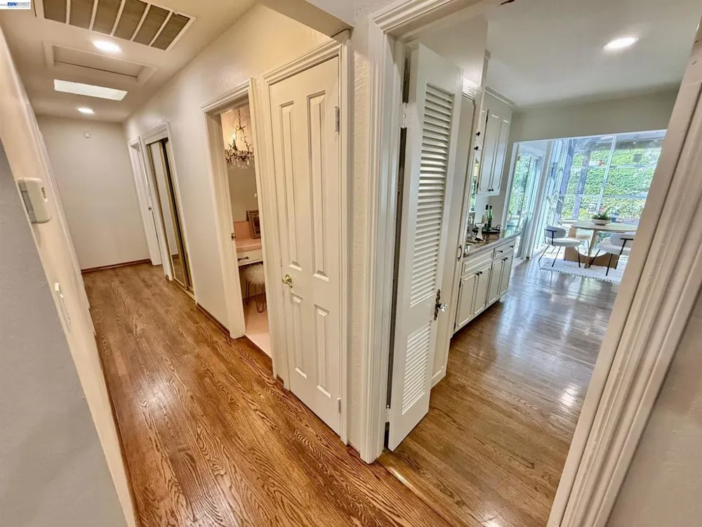 516 Moraga Way Orinda, CA 94563