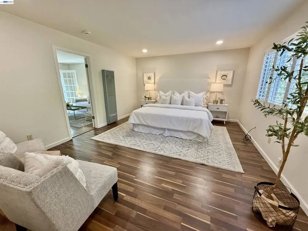 516 Moraga Way Orinda, CA 94563