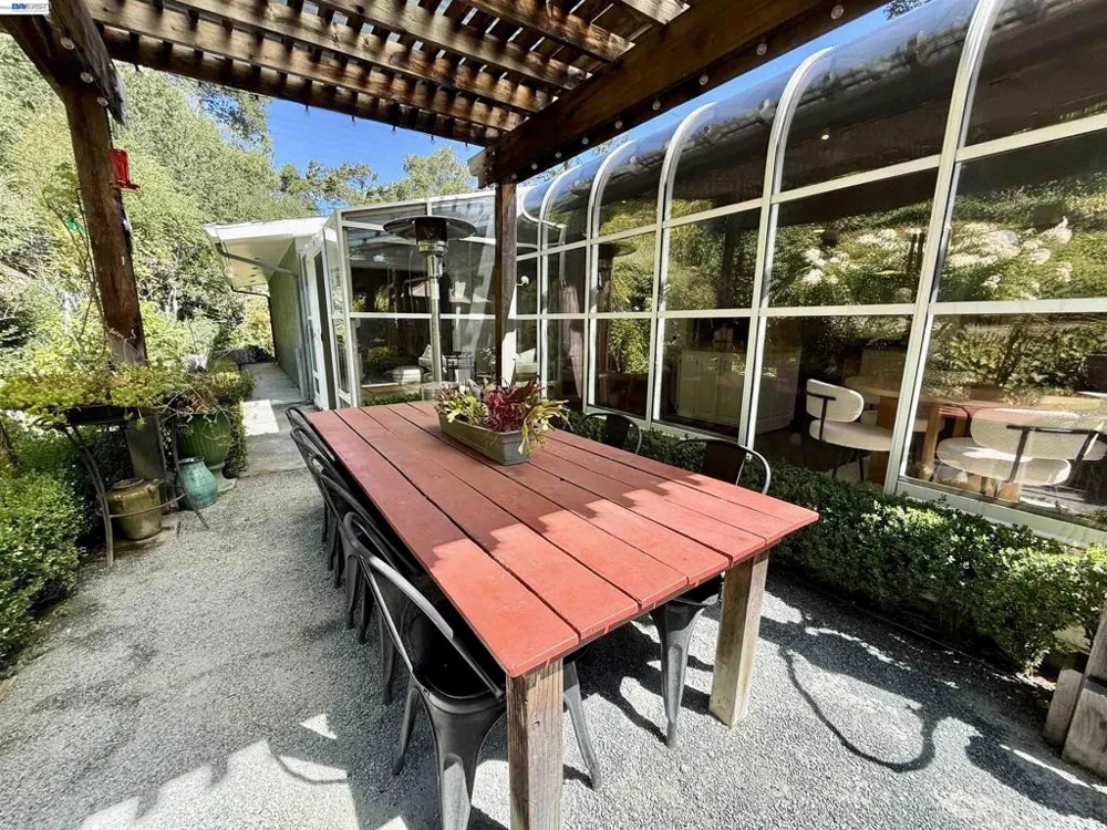 516 Moraga Way Orinda, CA 94563