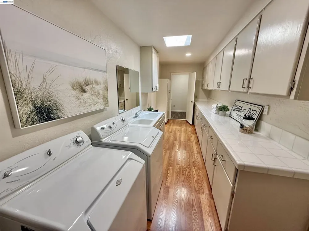 516 Moraga Way Orinda, CA 94563