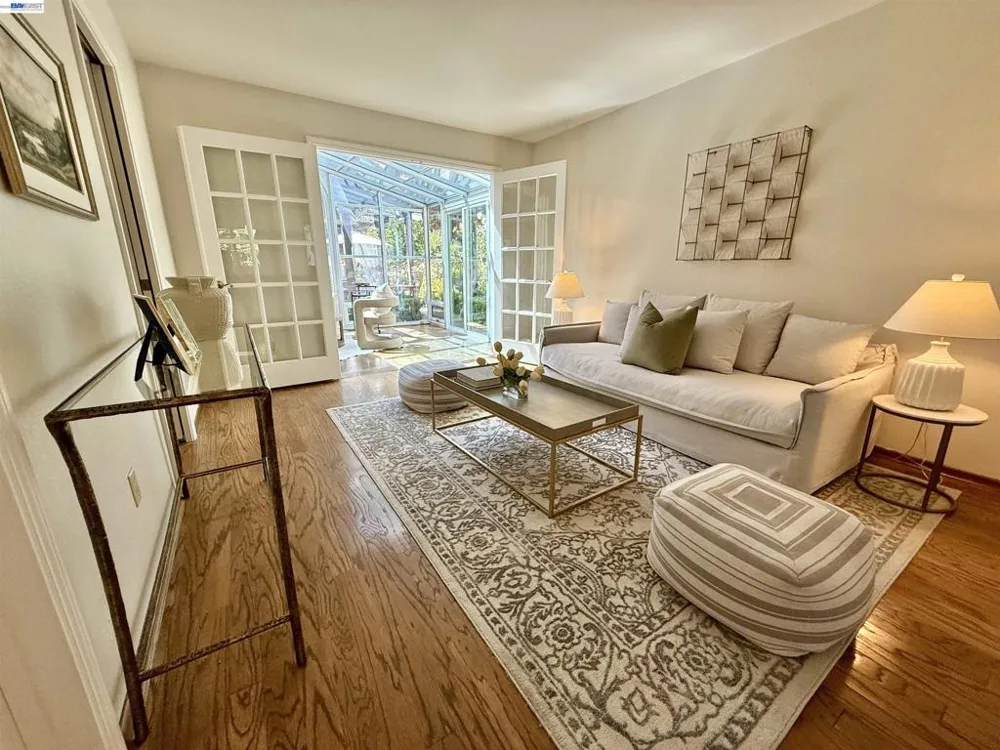 516 Moraga Way Orinda, CA 94563