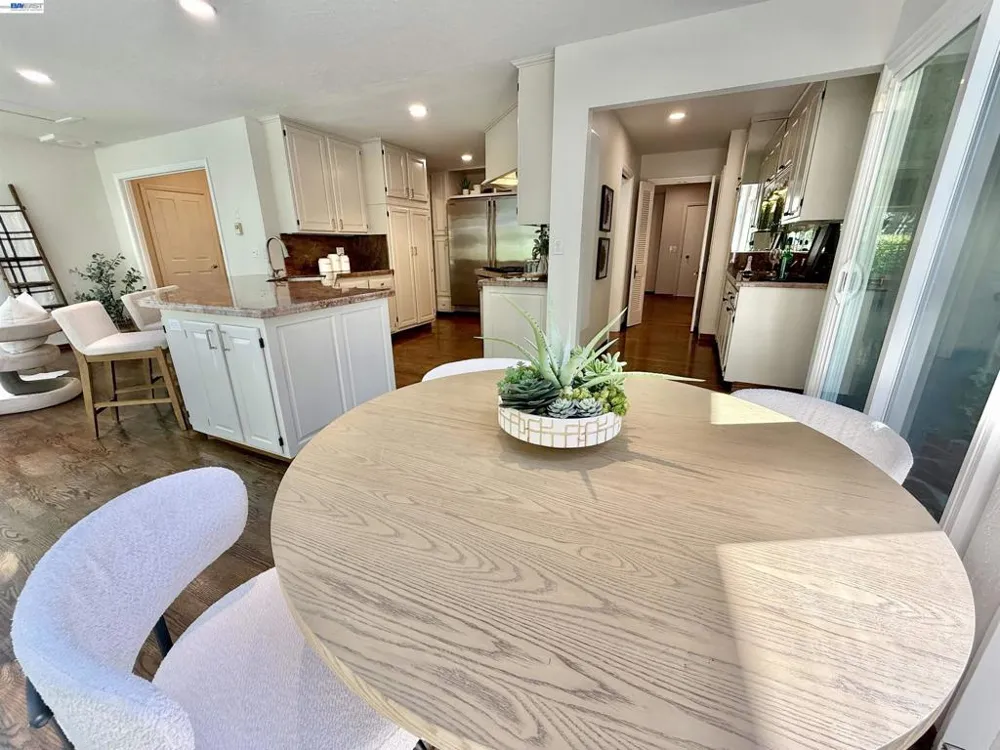 516 Moraga Way Orinda, CA 94563