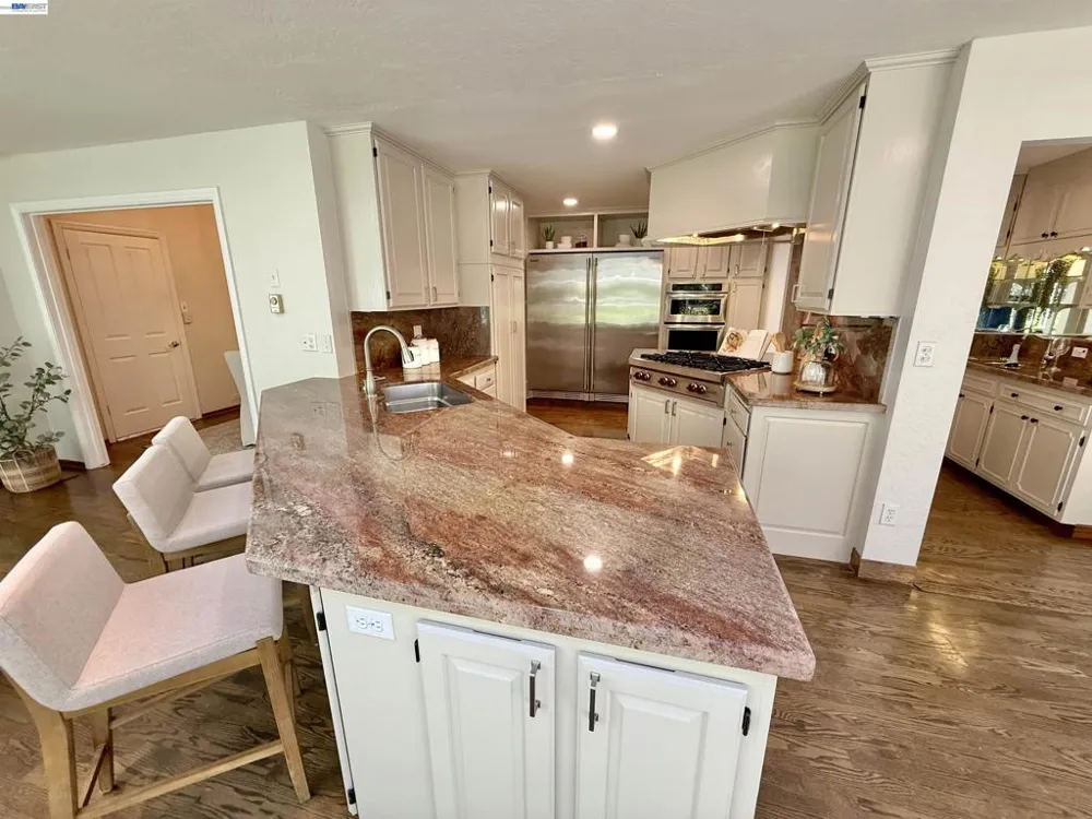 516 Moraga Way Orinda, CA 94563
