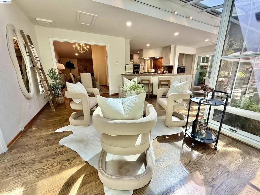 516 Moraga Way Orinda, CA 94563