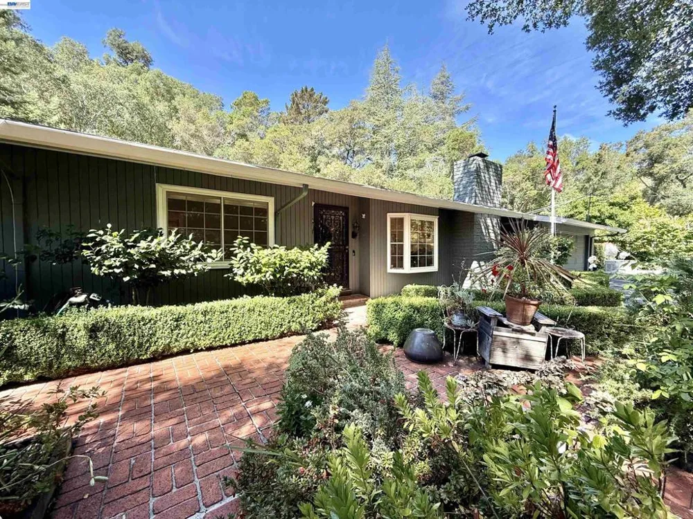 516 Moraga Way Orinda, CA 94563