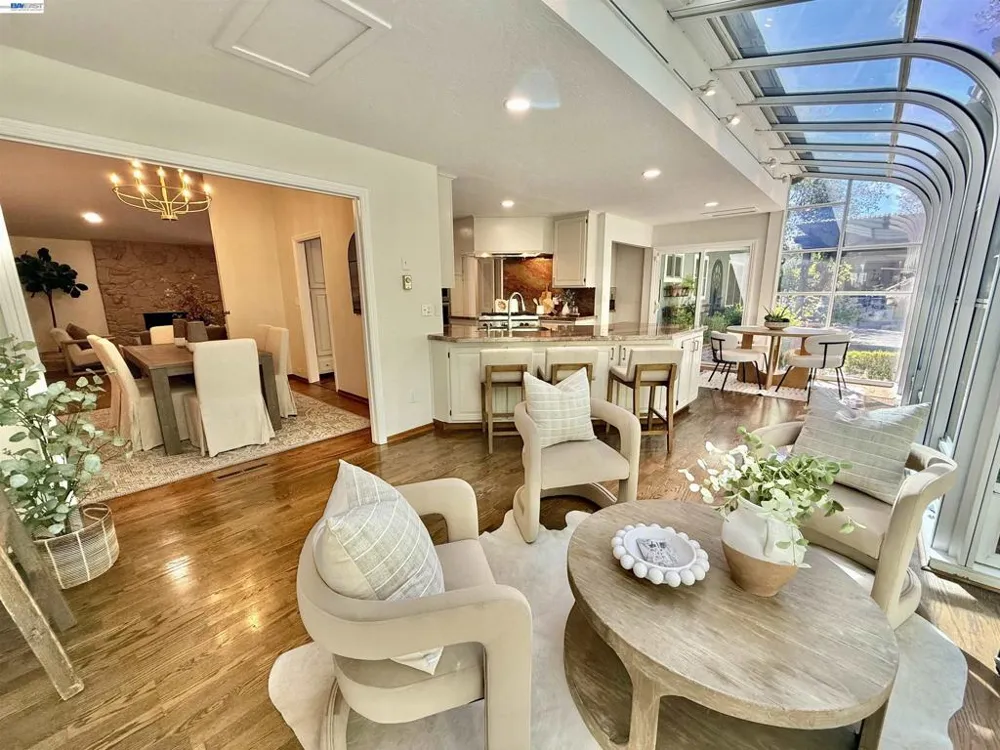 516 Moraga Way Orinda, CA 94563