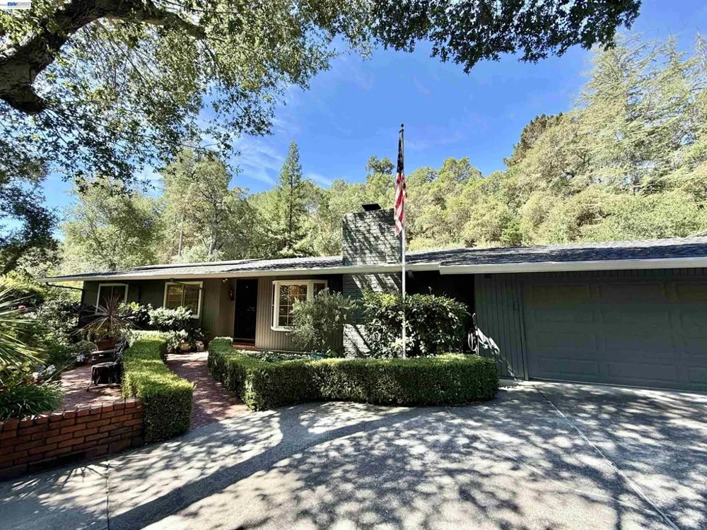 516 Moraga Way Orinda, CA 94563