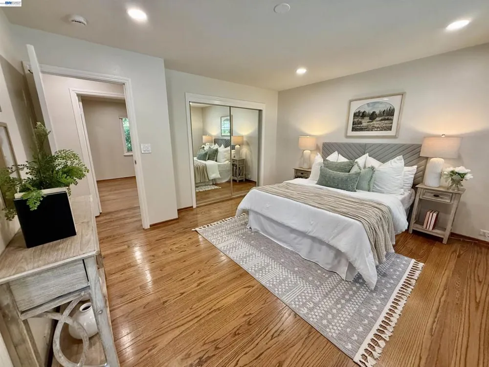 516 Moraga Way Orinda, CA 94563