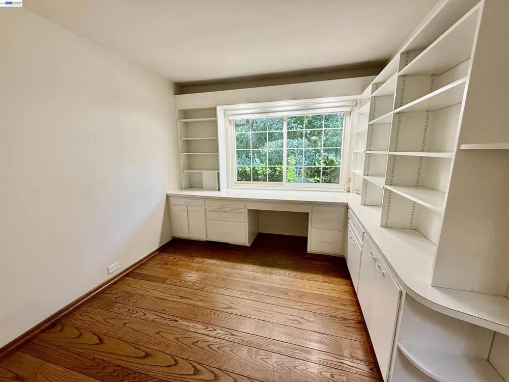 516 Moraga Way Orinda, CA 94563