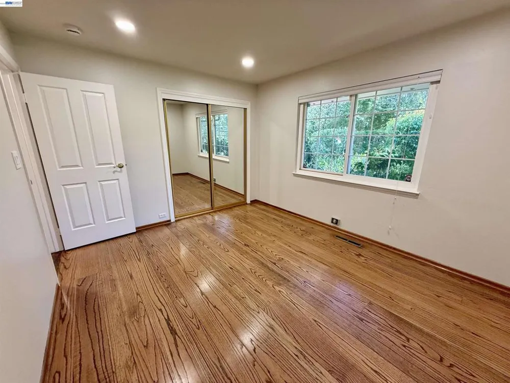 516 Moraga Way Orinda, CA 94563