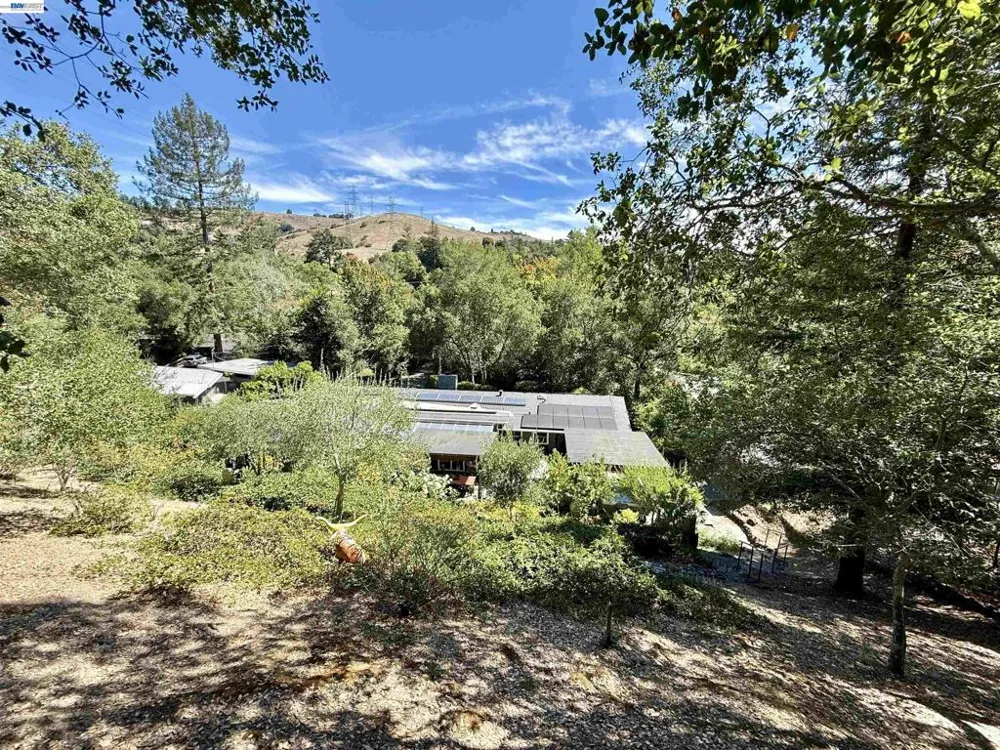 516 Moraga Way Orinda, CA 94563