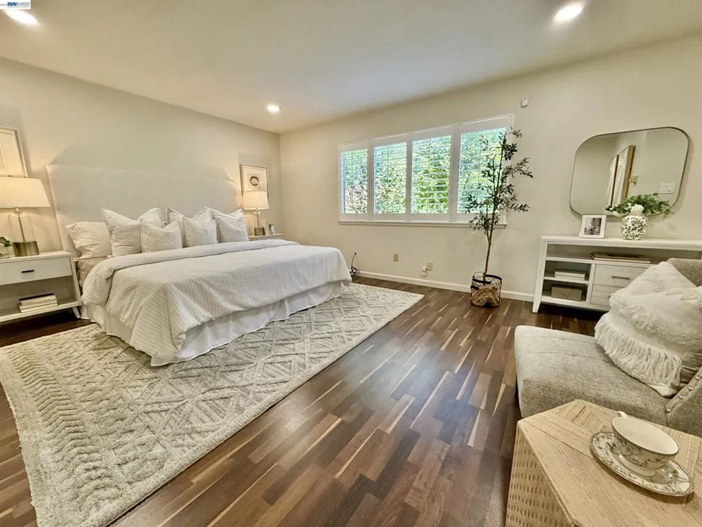 516 Moraga Way Orinda, CA 94563