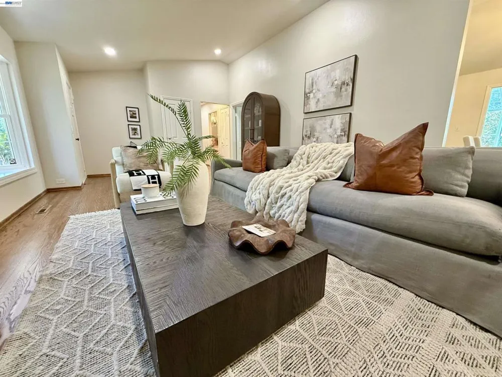 516 Moraga Way Orinda, CA 94563