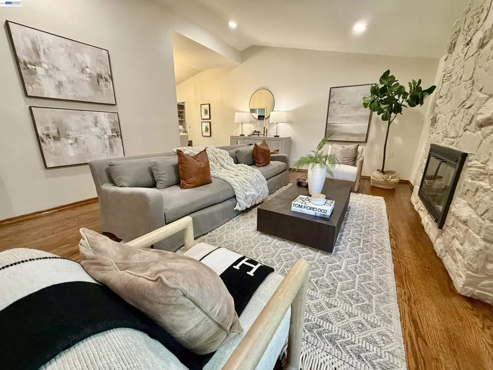 516 Moraga Way Orinda, CA 94563