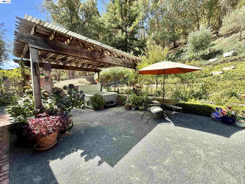 516 Moraga Way Orinda, CA 94563