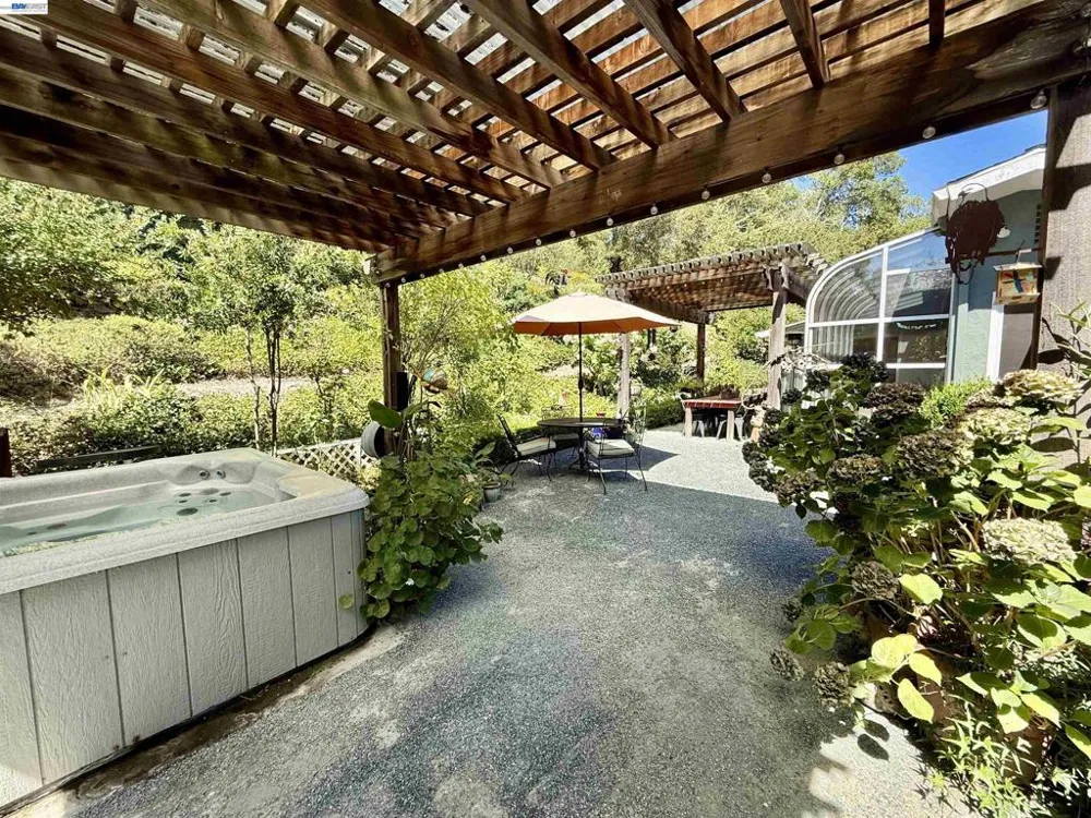 516 Moraga Way Orinda, CA 94563
