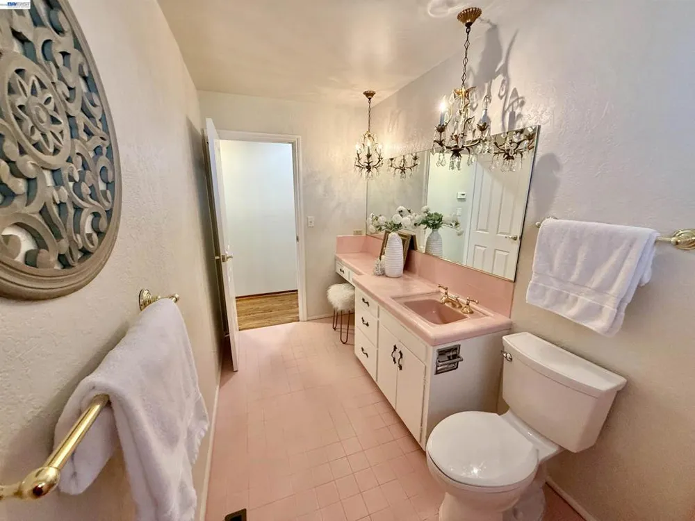 516 Moraga Way Orinda, CA 94563