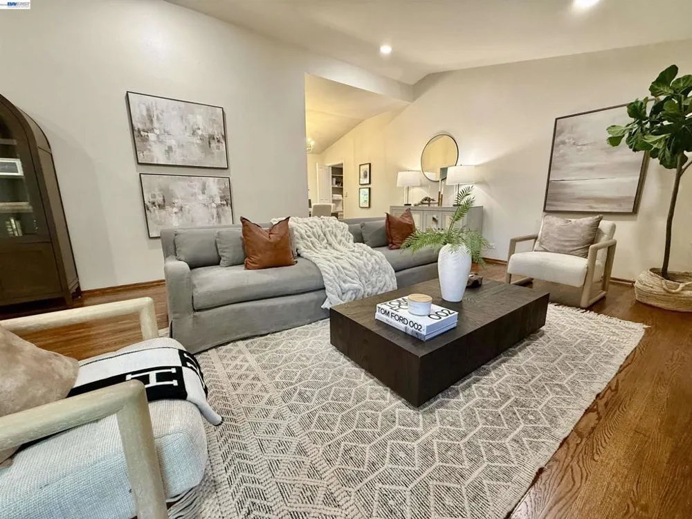 516 Moraga Way Orinda, CA 94563
