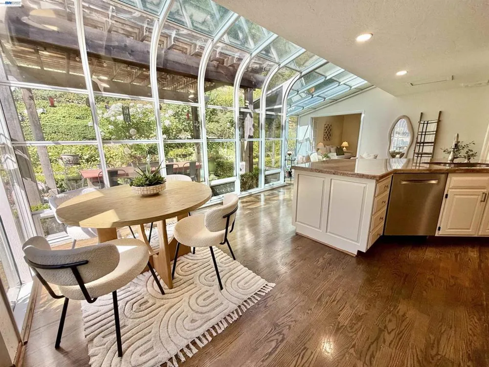 516 Moraga Way Orinda, CA 94563