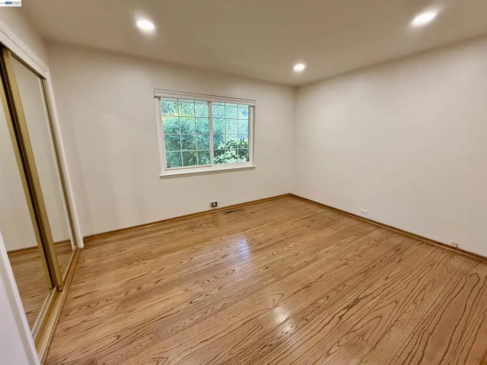 516 Moraga Way Orinda, CA 94563