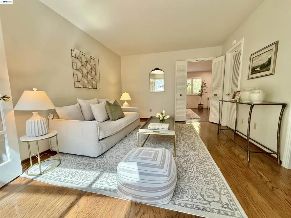 516 Moraga Way Orinda, CA 94563