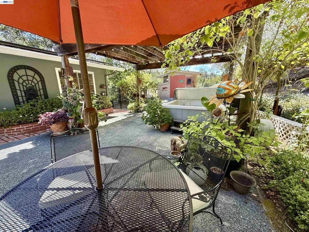 516 Moraga Way Orinda, CA 94563