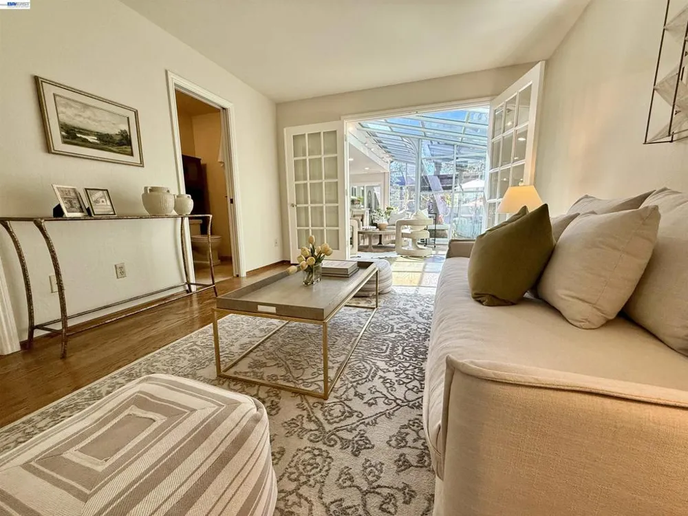 516 Moraga Way Orinda, CA 94563