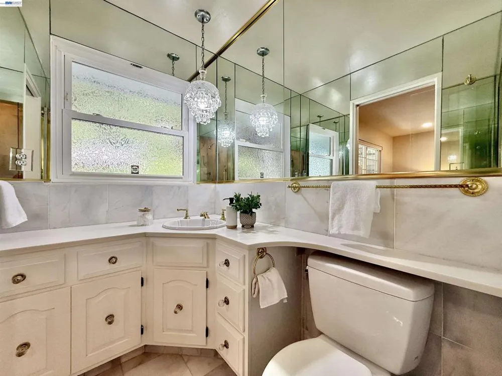 516 Moraga Way Orinda, CA 94563