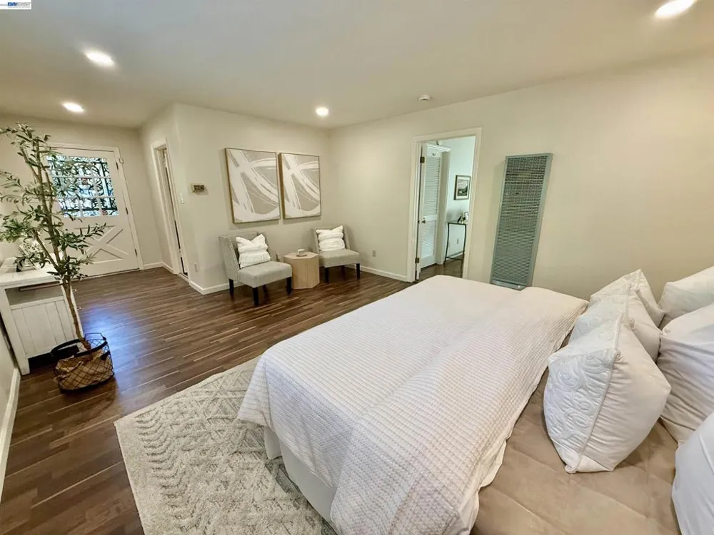 516 Moraga Way Orinda, CA 94563