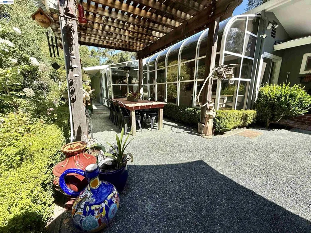516 Moraga Way Orinda, CA 94563