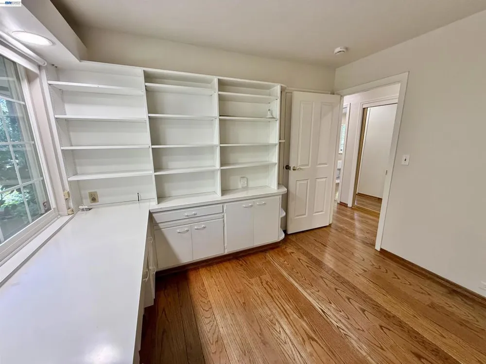 516 Moraga Way Orinda, CA 94563