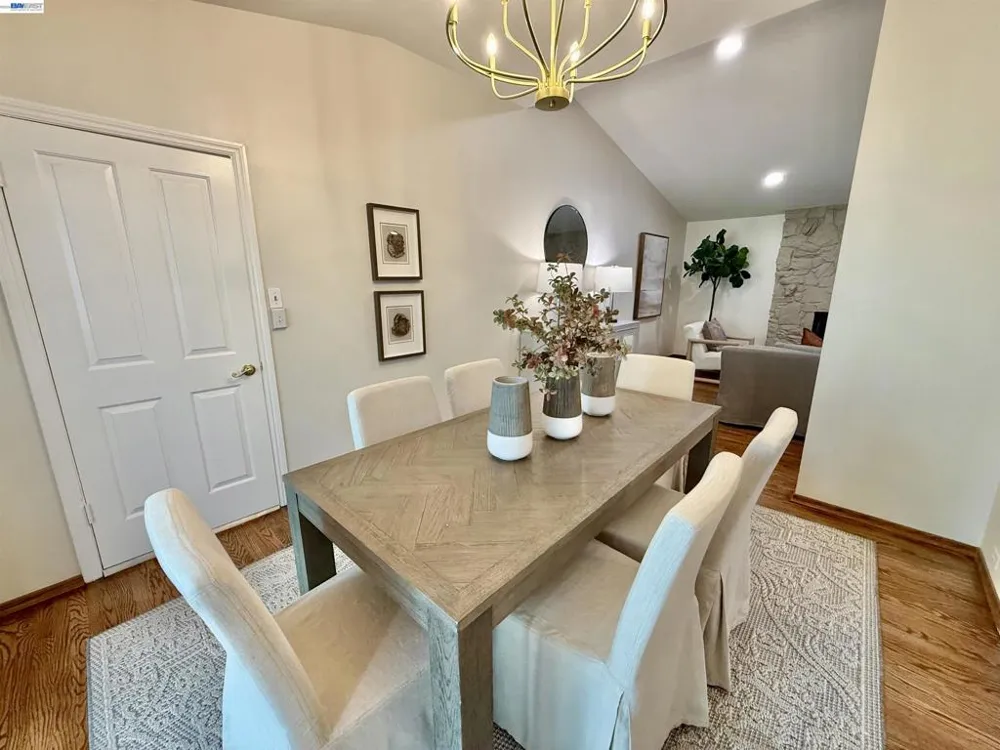 516 Moraga Way Orinda, CA 94563