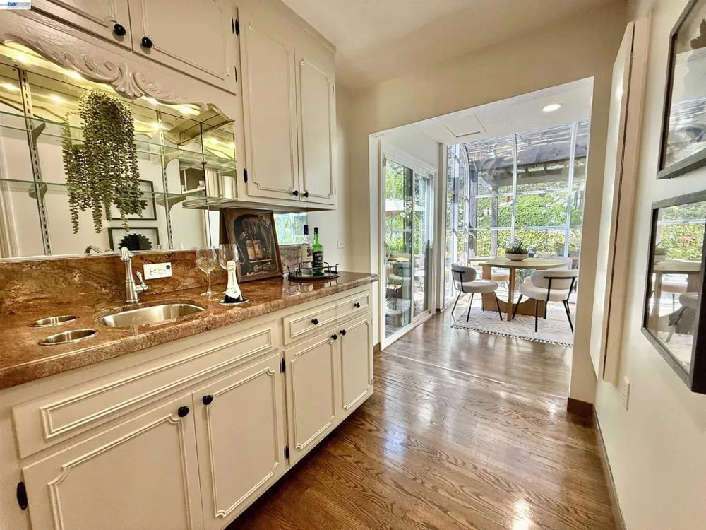 516 Moraga Way Orinda, CA 94563