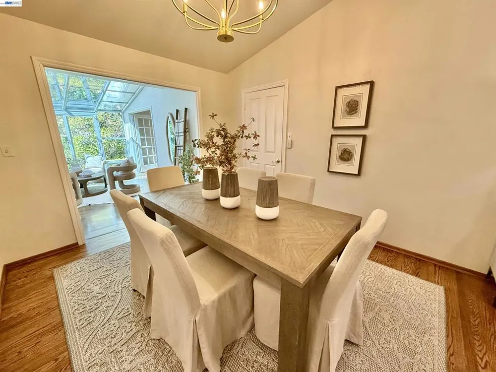 516 Moraga Way Orinda, CA 94563