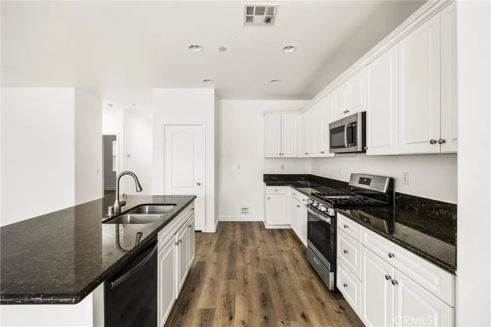 37019 Running Springs Murrieta, CA 92563