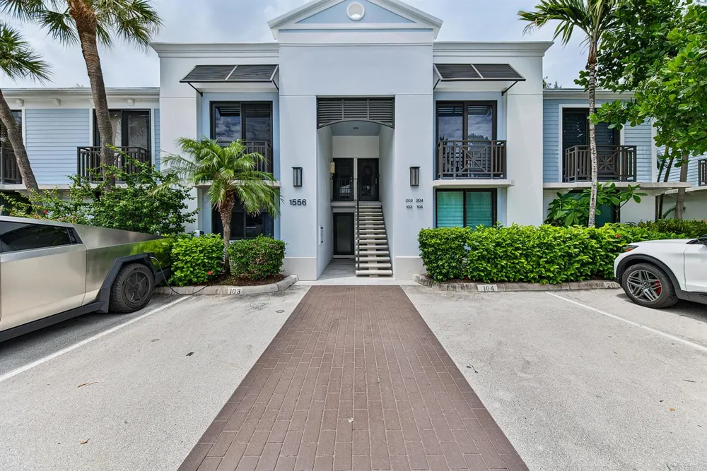 1556 S OCEAN LANE #204 Fort Lauderdale, FL 33316
