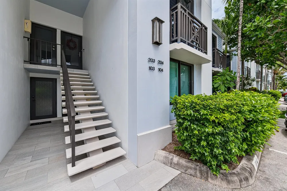 1556 S OCEAN LANE #204 Fort Lauderdale, FL 33316