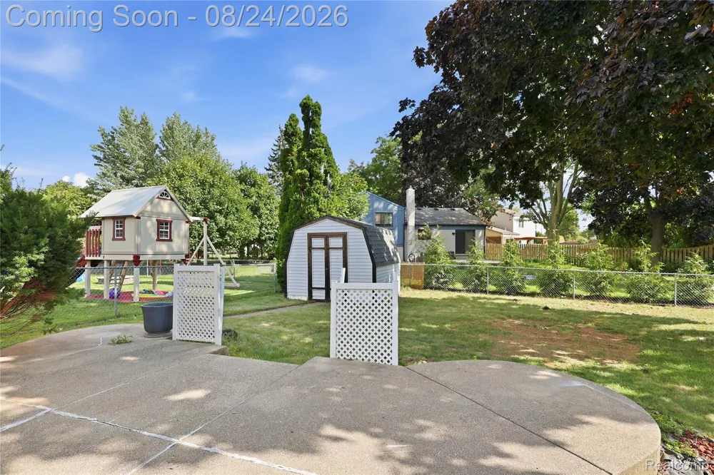 13622 Biscayne Drive Sterling Heights City, MI 48313