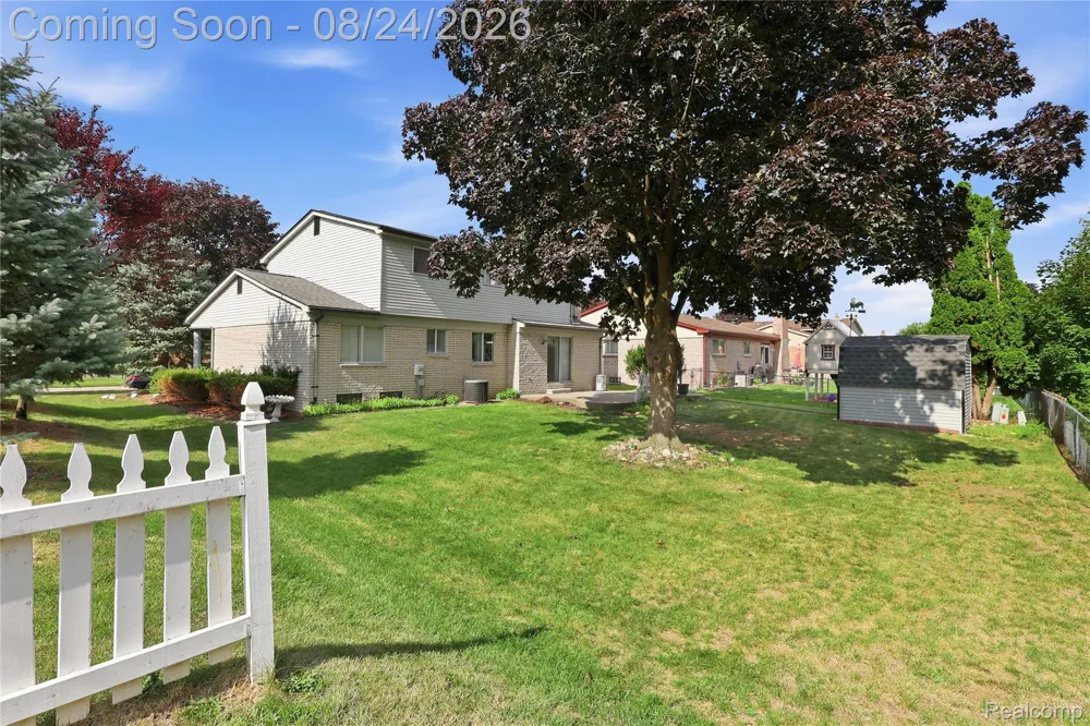 13622 Biscayne Drive Sterling Heights City, MI 48313