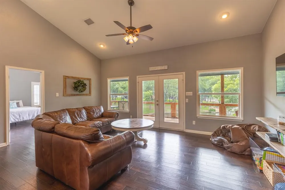 1320 Contour Drive Burnet, TX 78611
