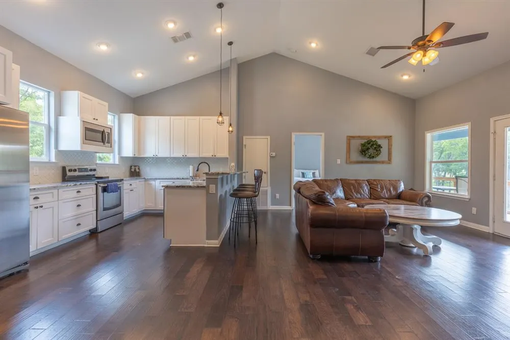 1320 Contour Drive Burnet, TX 78611