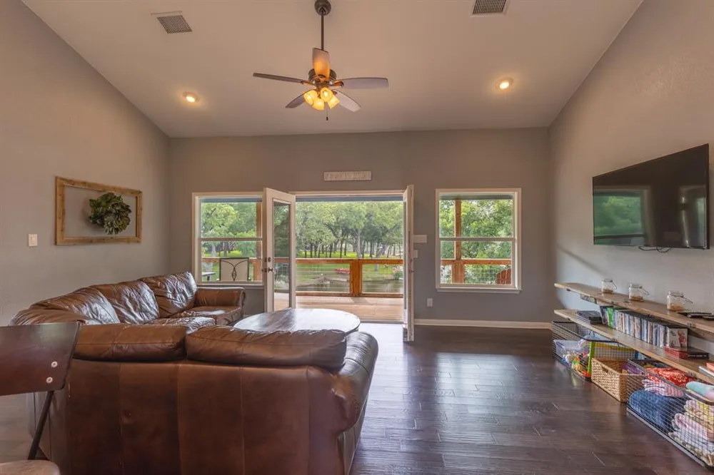 1320 Contour Drive Burnet, TX 78611