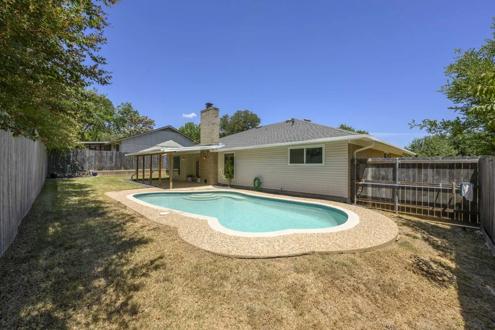 2717 Charlesworth Drive Austin, TX 78745
