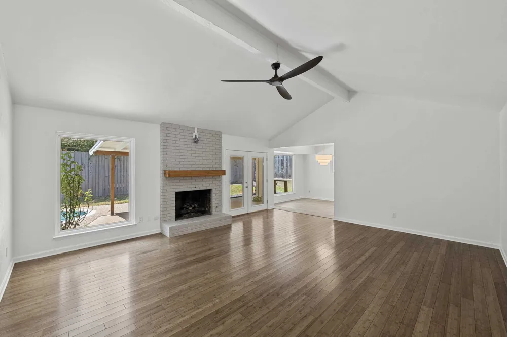 2717 Charlesworth Drive Austin, TX 78745