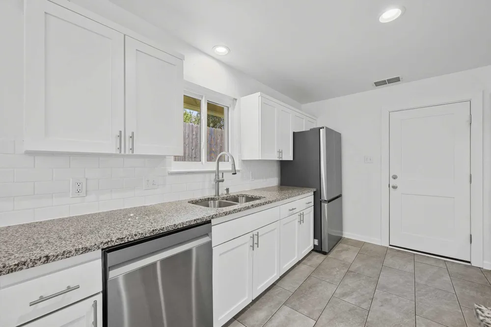 2717 Charlesworth Drive Austin, TX 78745